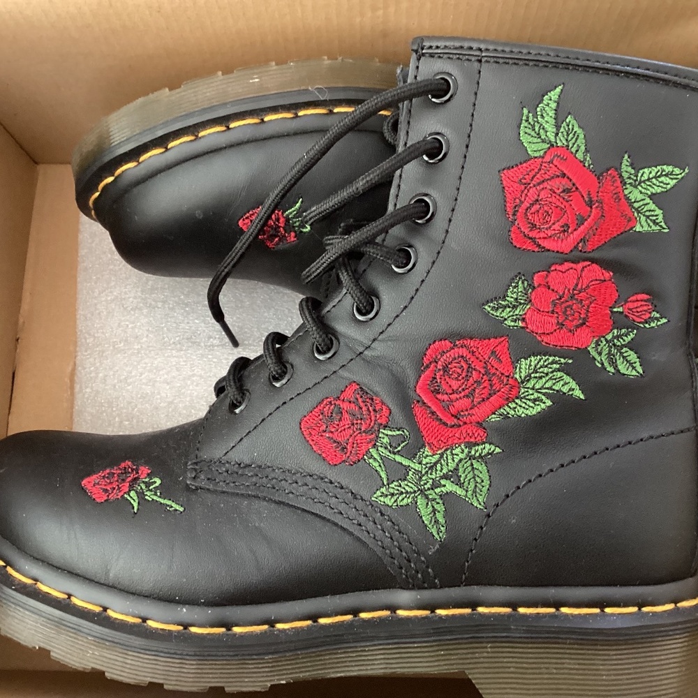 Dr. Martens Air Waves with Roses